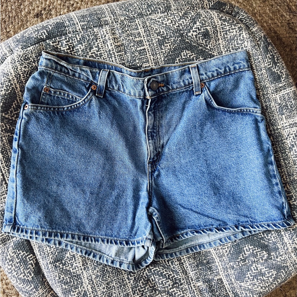 Vintage orange tab Levi’s denim shorts